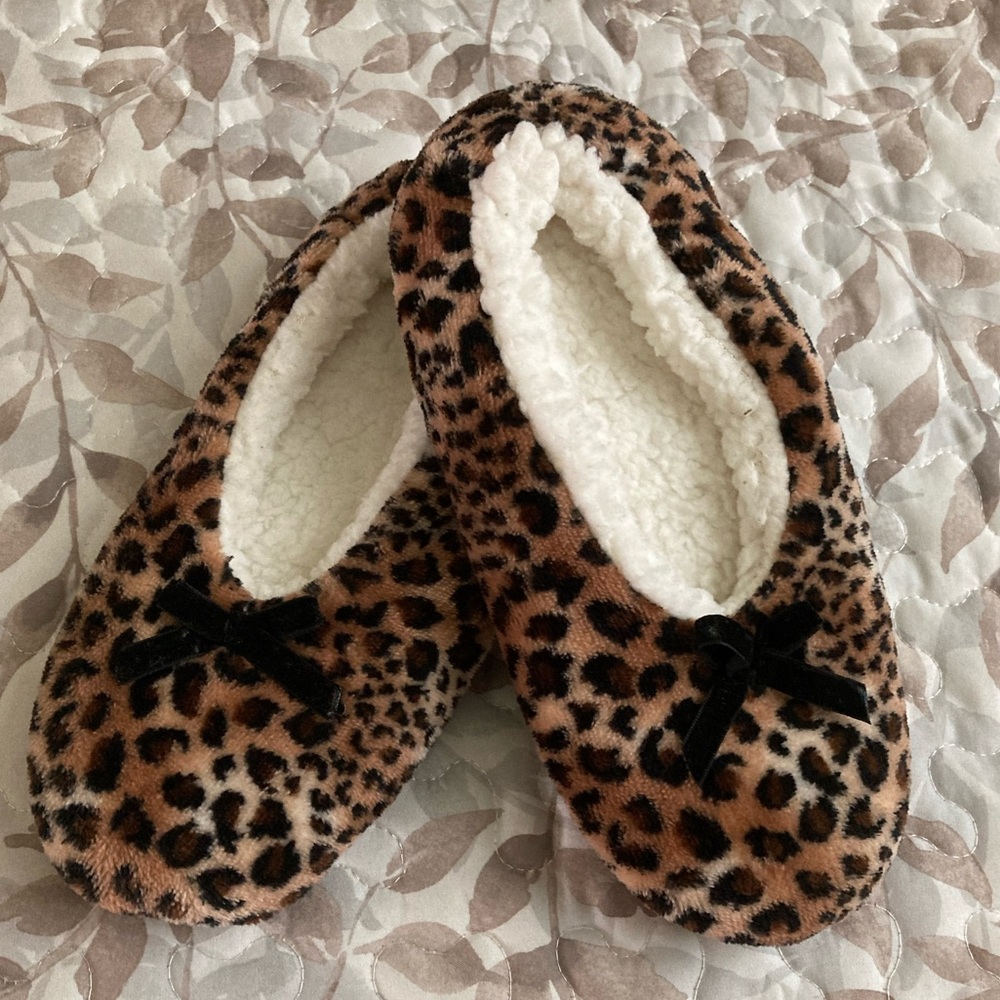 Leopard Print Slippers with Faux Fleece Lining
